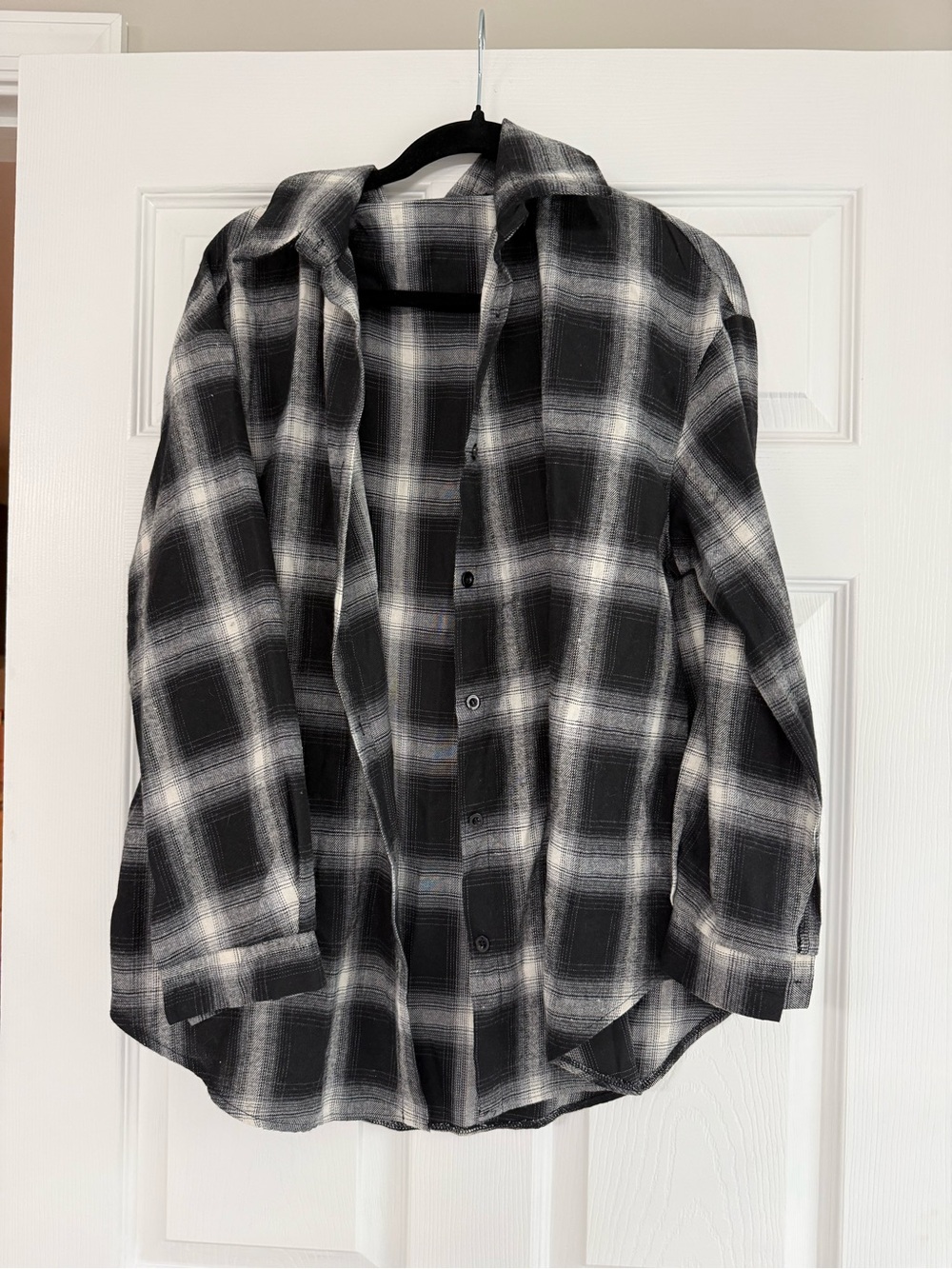 Women’s Black & White Plaid Button-Up Shirt Jacket